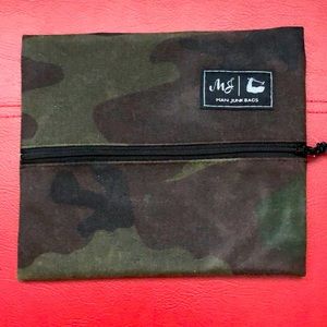 Makeup Junkie/Small/Wax Coated Camo $36